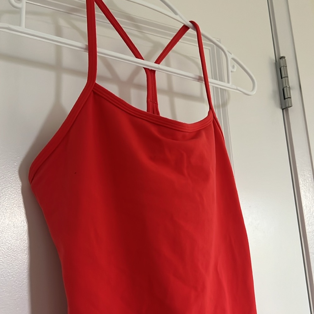 Red top - Picture 3 of 7